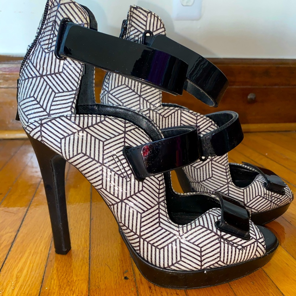 Black and white geo print and strappy heels!